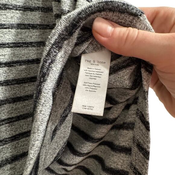 Rag & Bone Women’s stretch black and grey crewneck raglan sweater size small - Picture 3 of 4
